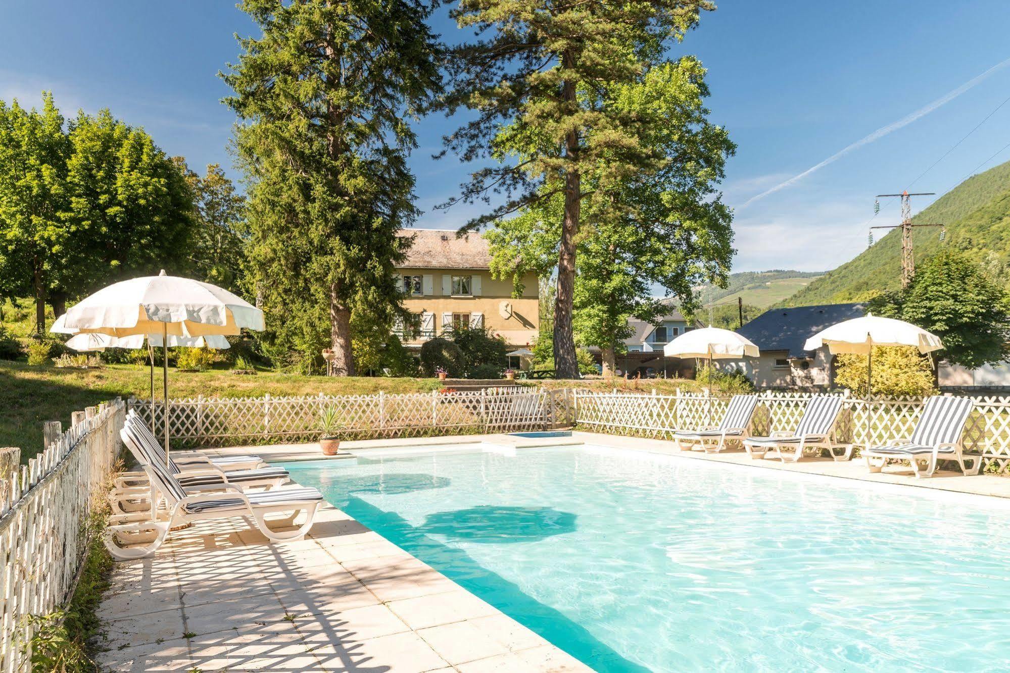 Hotel Logis Du Val D'aure Cadéac