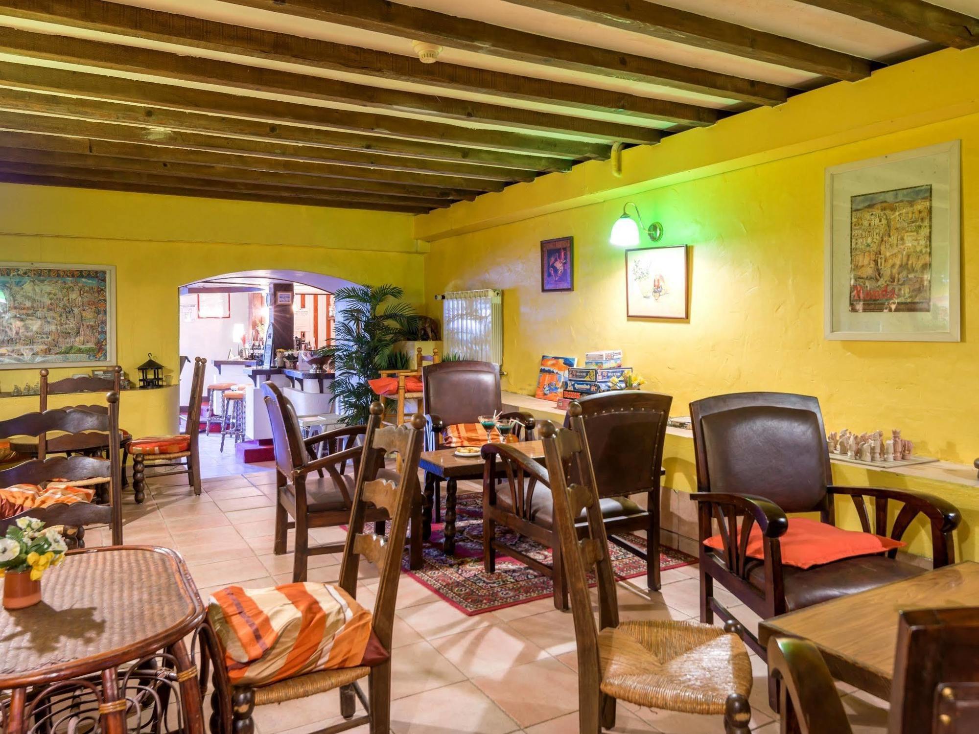 Logis Du Val D'aure Hotel 2*