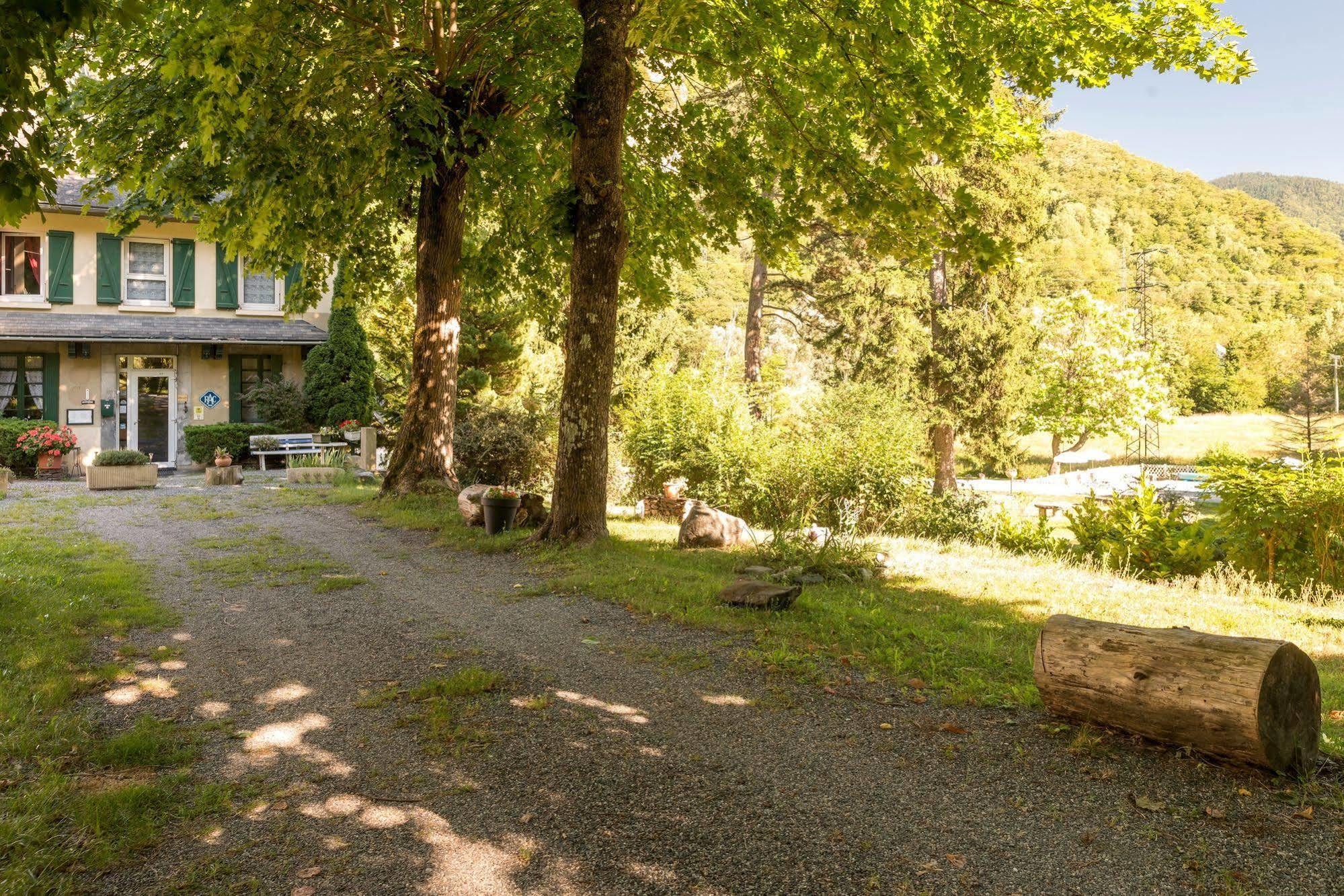 Logis Du Val D'aure Hotel 2*